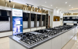 05-showroom-cooktop-island-4k